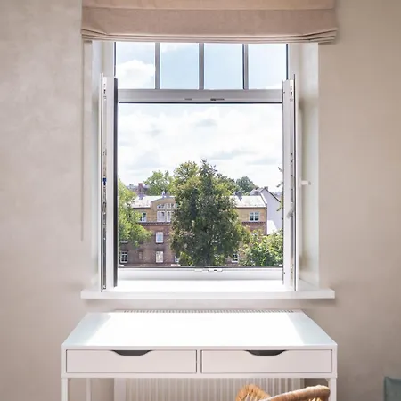 Location 1-bedroom Апартаменти *