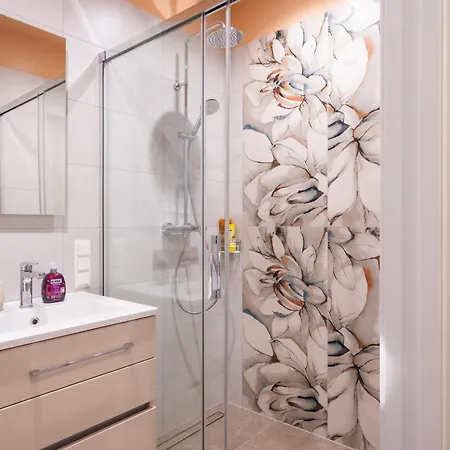 Location 1-bedroom Апартаменти *