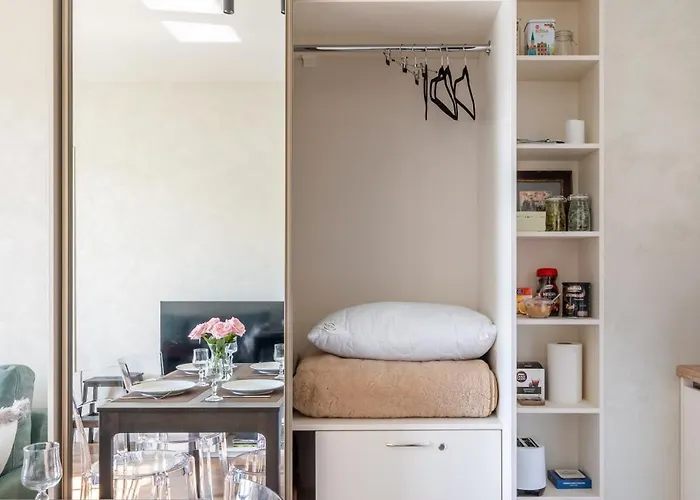 Location 1-bedroom Apartment *