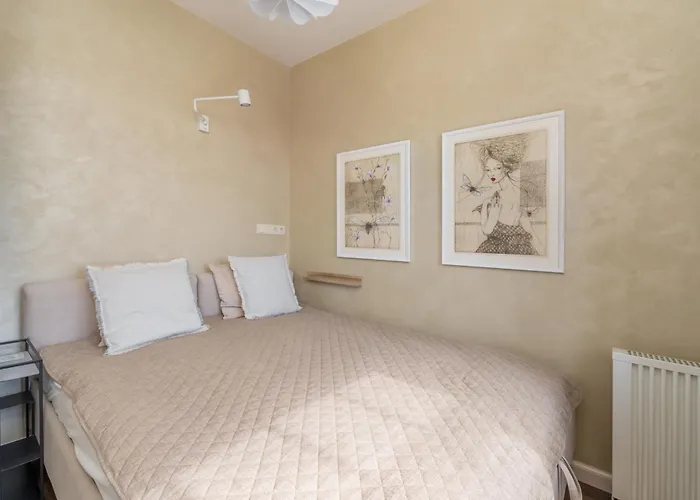 Location 1-bedroom Apartment *